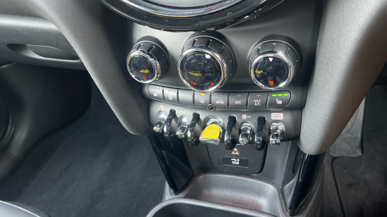 MINI Hatchback 135kW Cooper S Level 3 33kWh 3dr Auto Electric Hatchback